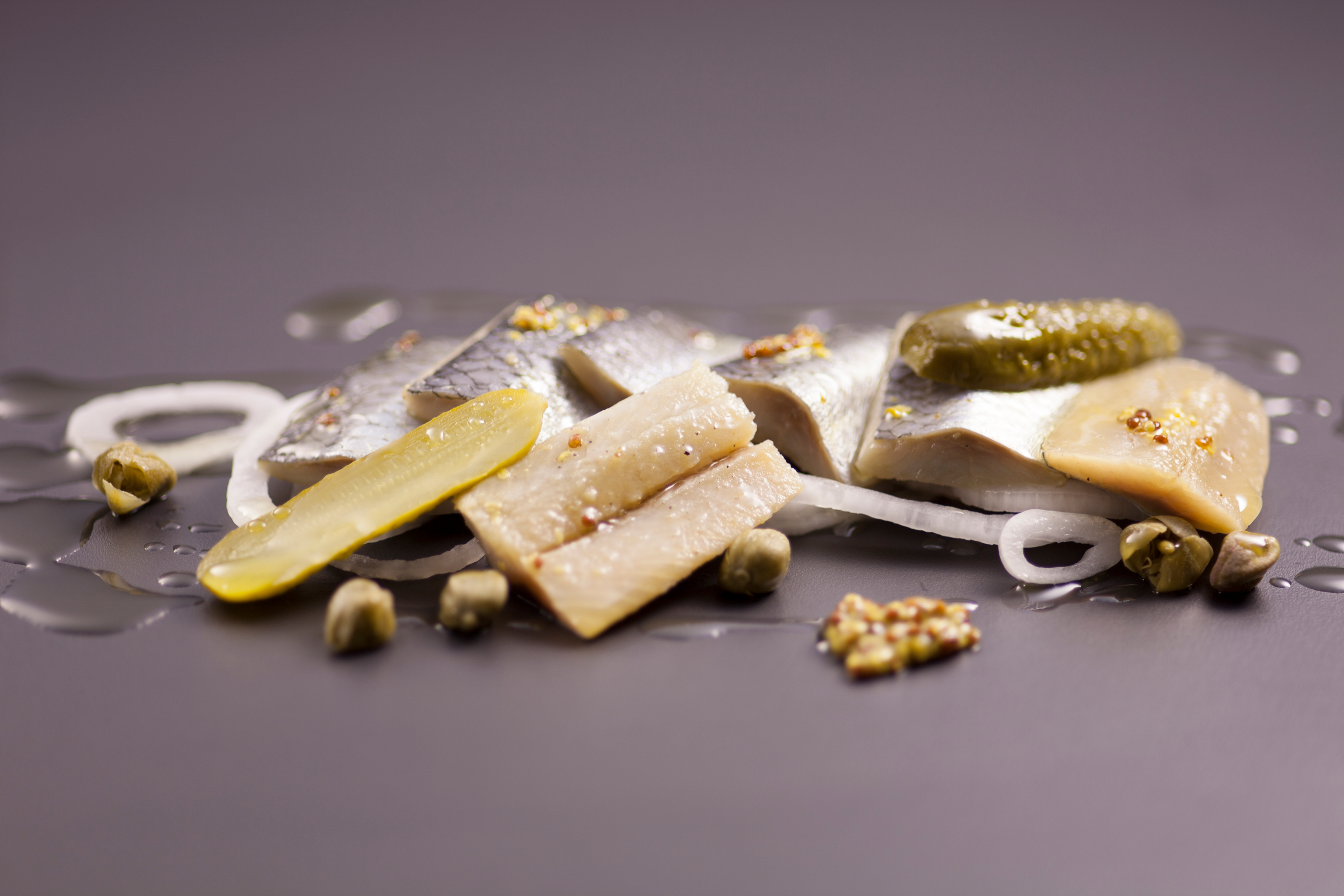 Arenque Ahumado y Marinado con Mostaza Antigua